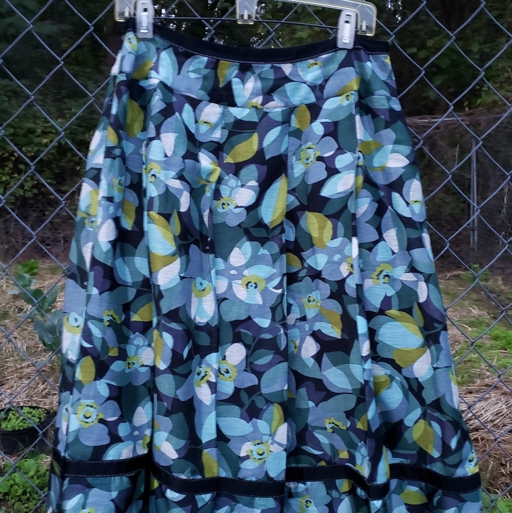 Monsoon silk & linen pleated skirt, lined.